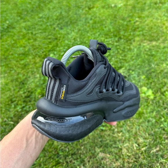 Women’s running shoes Adidas AlphaBoost V1 Core Black brand new size 8,5 us - Picture 4 of 6
